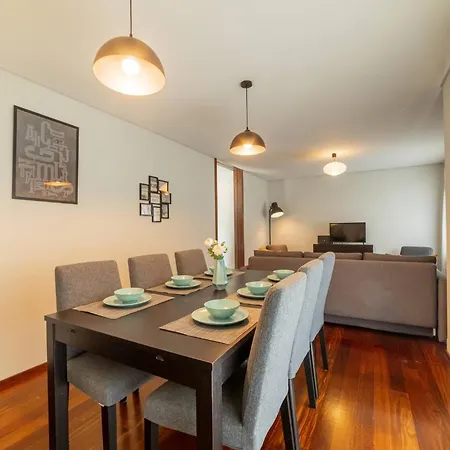 Daire Modern Cedofeita By Hosty *