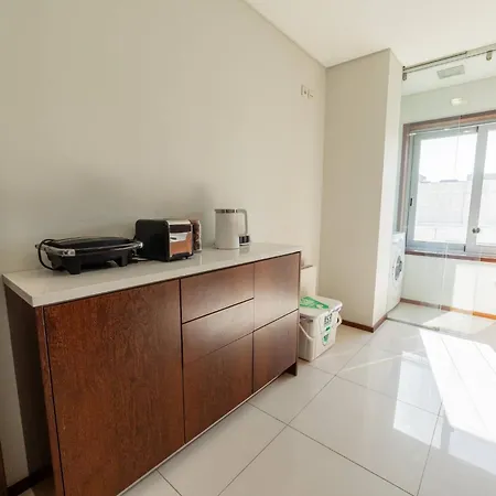 Modern Cedofeita By Hosty *