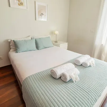 Modern Cedofeita By Hosty Porto