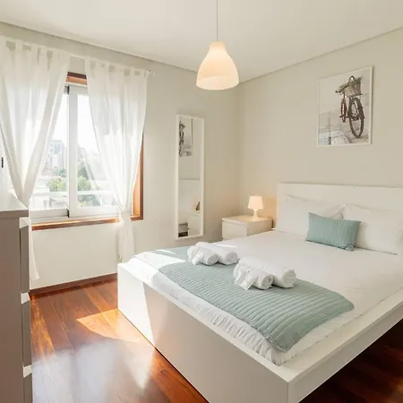 Modern Cedofeita By Hosty Porto