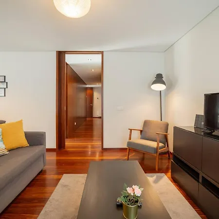 Modern Cedofeita By Hosty Porto