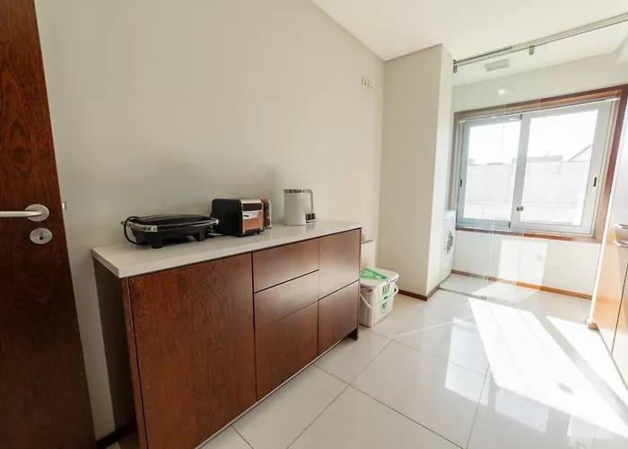 Modern Cedofeita By Hosty *