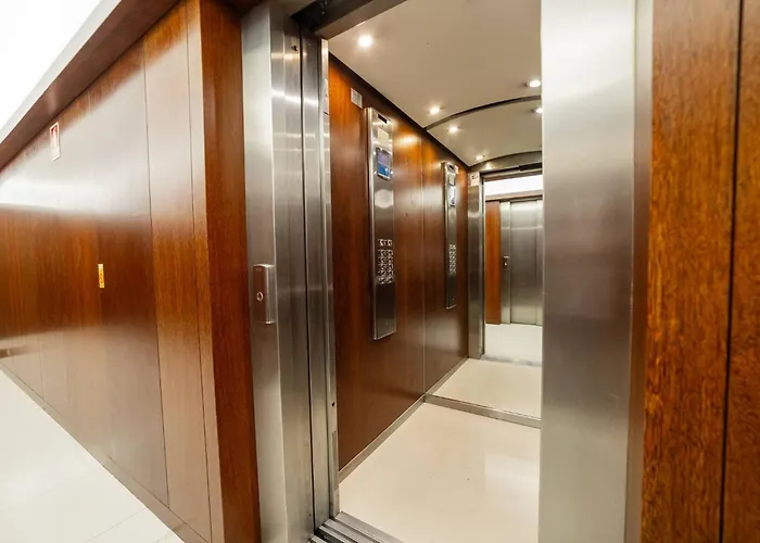 Modern Cedofeita By Hosty *