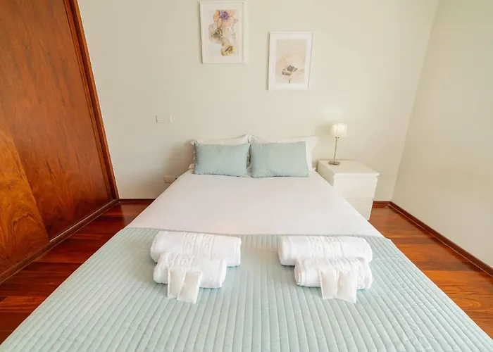 Modern Cedofeita By Hosty Appartement Oporto